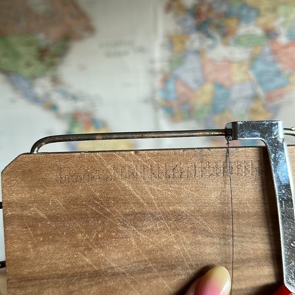 🧀 Vintage Barry Bakelite Cheese Cutter - Picture 2 of 5